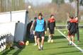 Llorente recibe un fuerte golpe en la cara en el entrenamiento de esta ma�ana